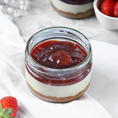 Berry Kissed Jar Cheesecake Fantasy